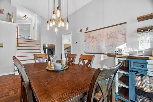 30 Warren Avenue, New Lenox, IL 60451