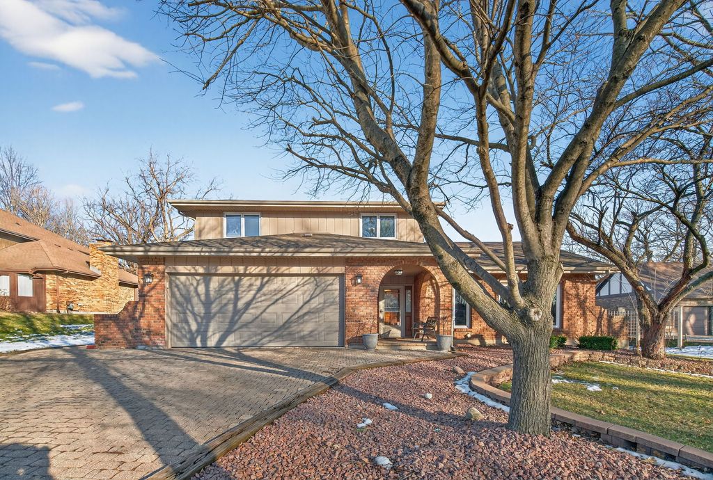 30 Warren Avenue, New Lenox, IL 60451