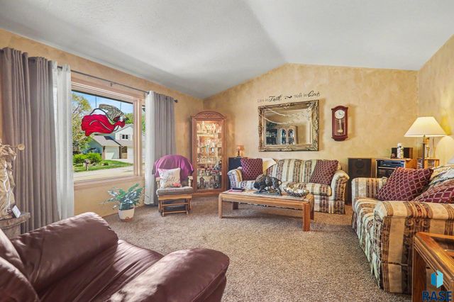 3301 E Marson Dr Drive, Sioux Falls, SD 57103