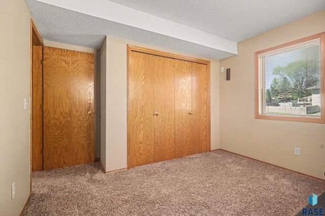 3301 E Marson Dr Drive, Sioux Falls, SD 57103