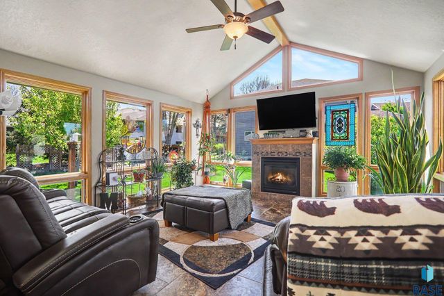 3301 E Marson Dr Drive, Sioux Falls, SD 57103