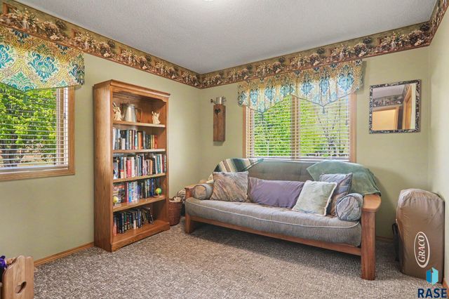 3301 E Marson Dr Drive, Sioux Falls, SD 57103