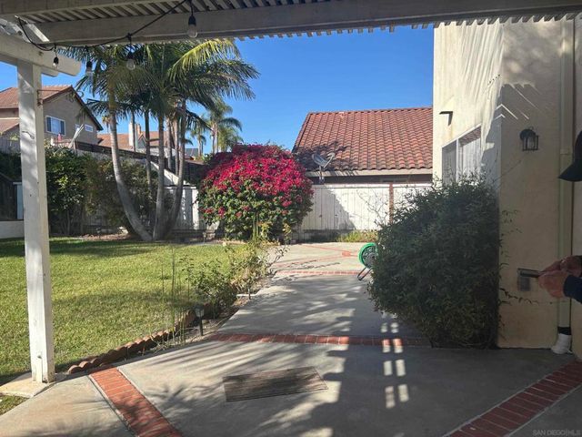 12446 Salmon River Rd, San Diego, CA 92129