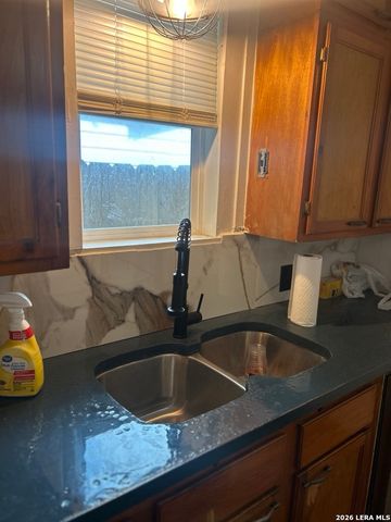 2716 Vera Cruz, San Antonio, TX 78207
