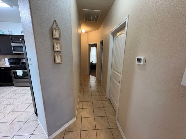 1213 Walnut Cliff Court, Fort Worth, TX 76179