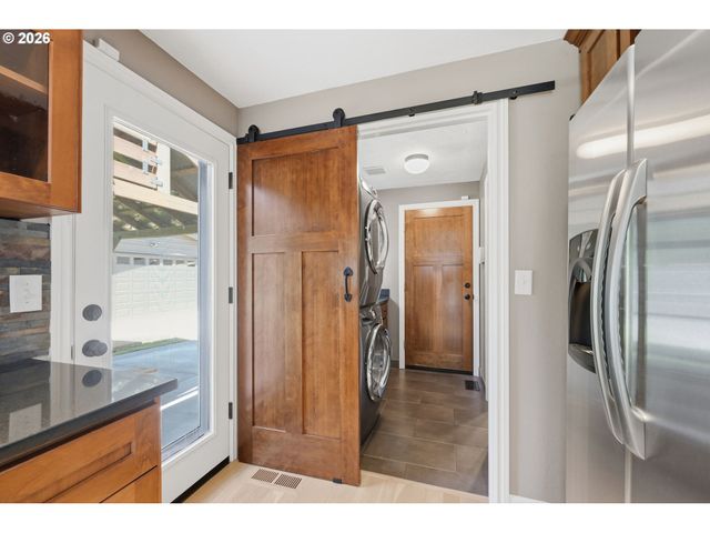 2930 NORKENZIE Rd, Eugene, OR 97408