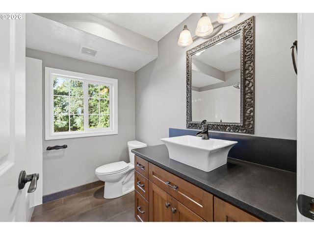 2930 NORKENZIE Rd, Eugene, OR 97408