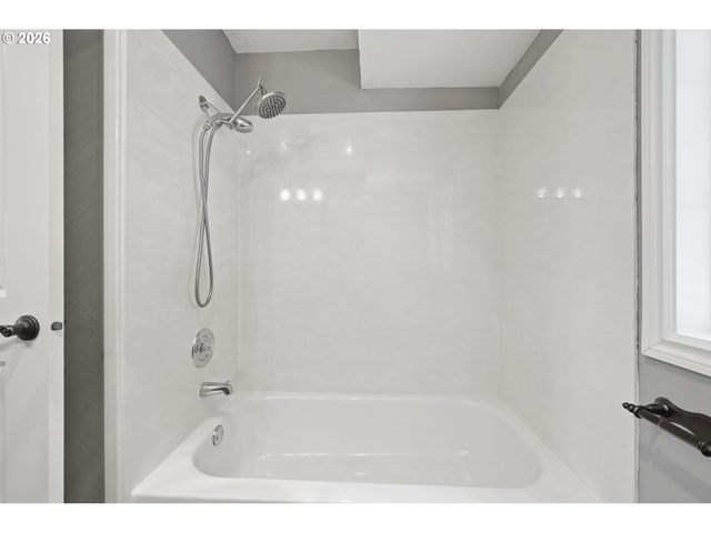 2930 NORKENZIE Rd, Eugene, OR 97408