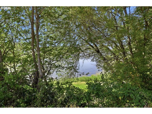 2930 NORKENZIE Rd, Eugene, OR 97408
