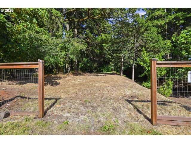 2930 NORKENZIE Rd, Eugene, OR 97408