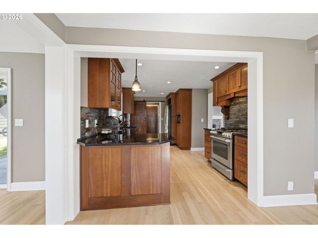 2930 NORKENZIE Rd, Eugene, OR 97408