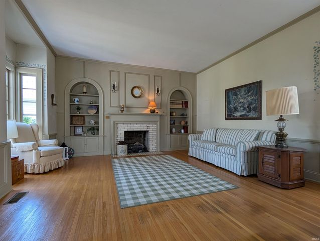 314 S 6th Street, Vincennes, IN 47591