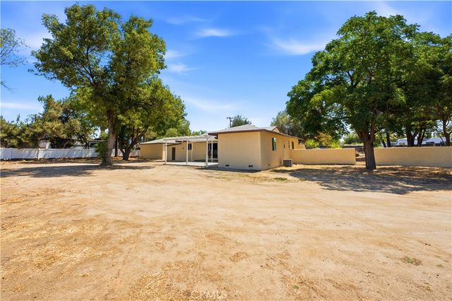 21820 Cajalco Road, Perris, CA 92570
