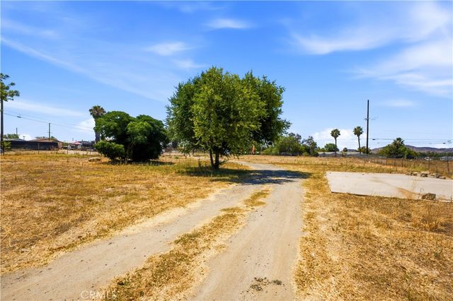 21820 Cajalco Road, Perris, CA 92570