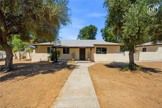 21820 Cajalco Road, Perris, CA 92570