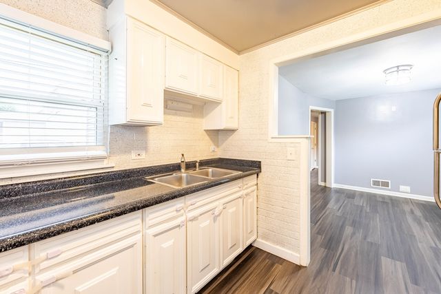2633 Scott Street, Franklin Park, IL 60131