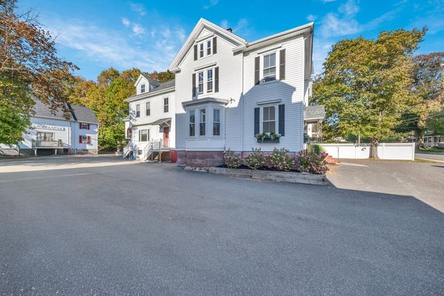 68 Park St 4, Andover, MA 01810