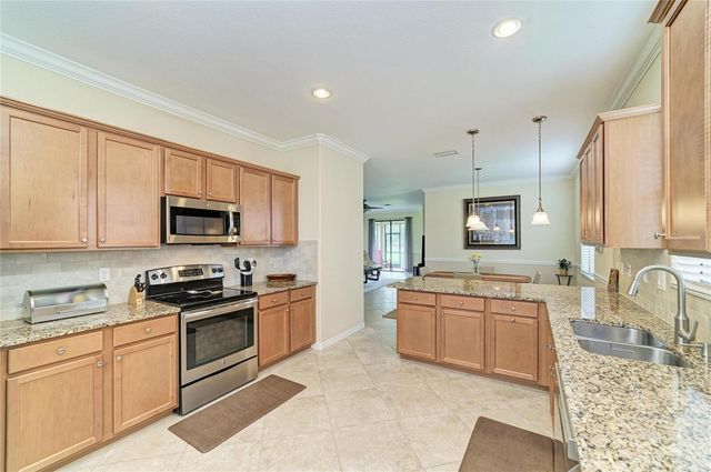 6810 WILLOWSHIRE WAY, Bradenton, FL 34212