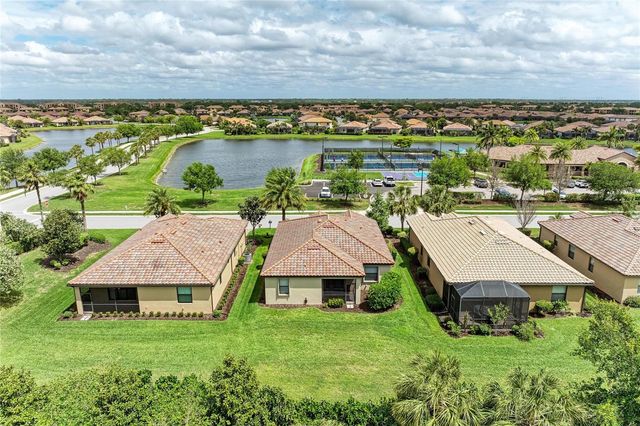 6810 WILLOWSHIRE WAY, Bradenton, FL 34212