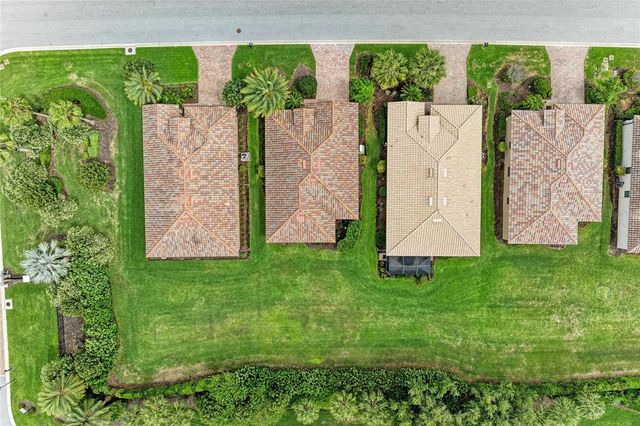 6810 WILLOWSHIRE WAY, Bradenton, FL 34212