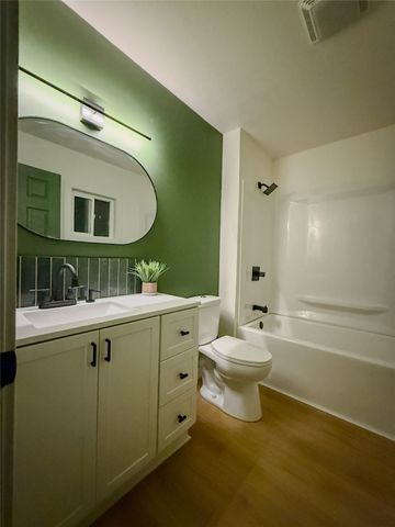 549 W 10th Street N, Newton, IA 50208