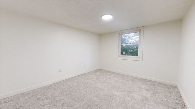 549 W 10th Street N, Newton, IA 50208