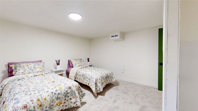 549 W 10th Street N, Newton, IA 50208