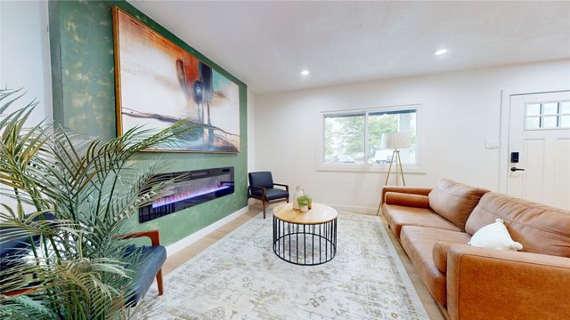 549 W 10th Street N, Newton, IA 50208