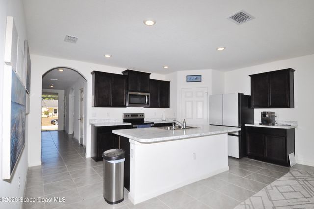 180 Hammock Road SE, Palm Bay, FL 32909