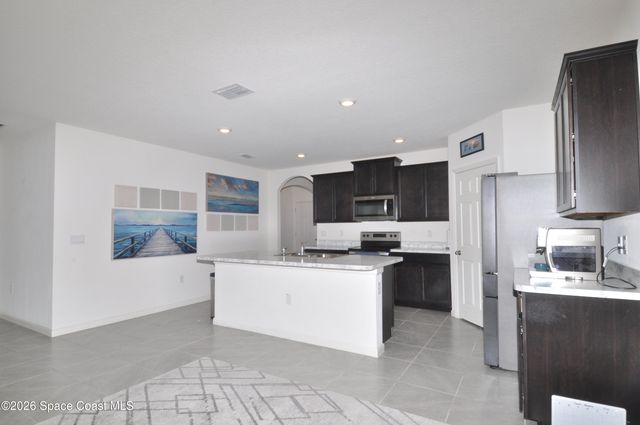 180 Hammock Road SE, Palm Bay, FL 32909