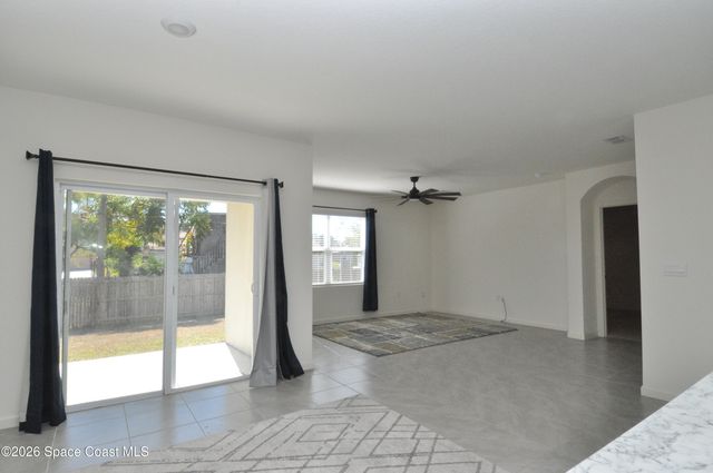 180 Hammock Road SE, Palm Bay, FL 32909