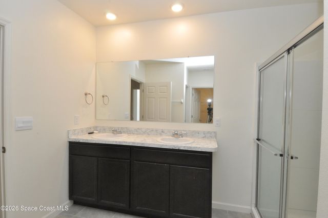 180 Hammock Road SE, Palm Bay, FL 32909