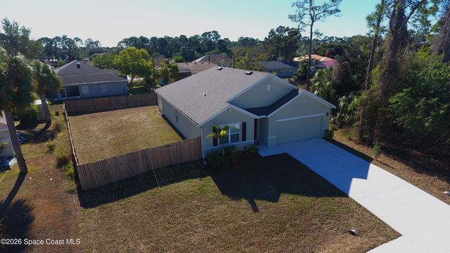 180 Hammock Road SE, Palm Bay, FL 32909