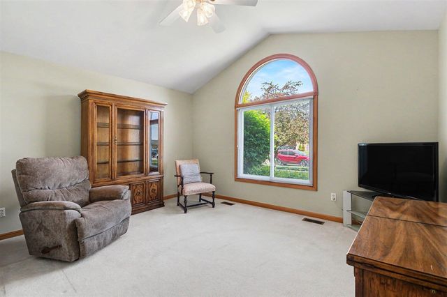 50777 Cambridge Drive, Macomb, MI 48044