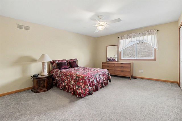 50777 Cambridge Drive, Macomb, MI 48044