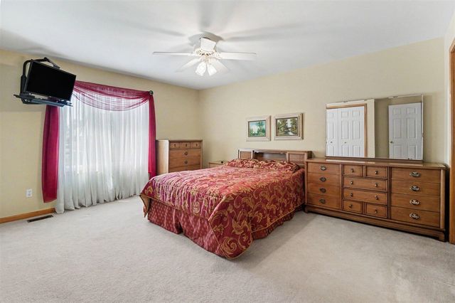 50777 Cambridge Drive, Macomb, MI 48044