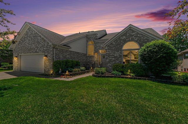 50777 Cambridge Drive, Macomb, MI 48044