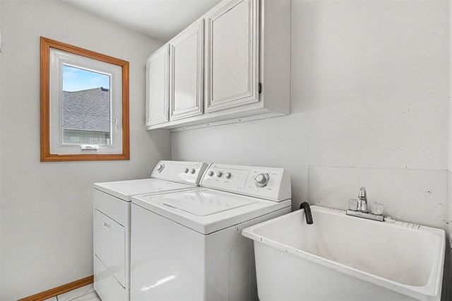 50777 Cambridge Drive, Macomb, MI 48044