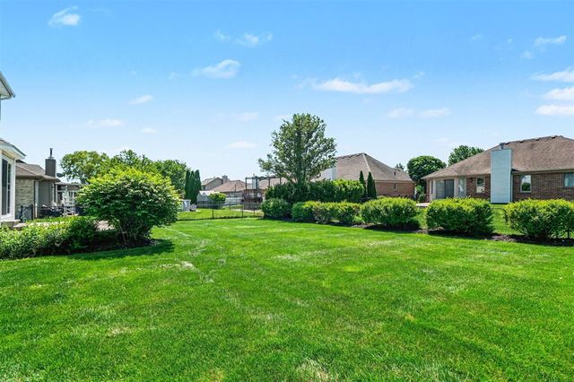 50777 Cambridge Drive, Macomb, MI 48044