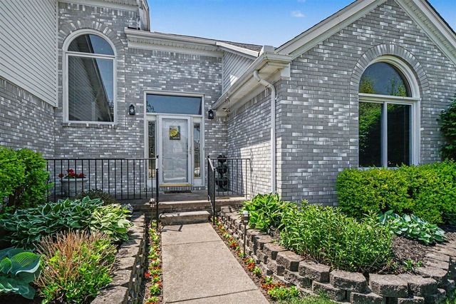 50777 Cambridge Drive, Macomb, MI 48044