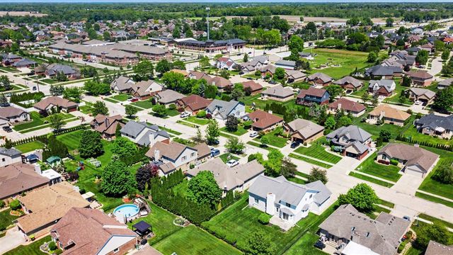 50777 Cambridge Drive, Macomb, MI 48044