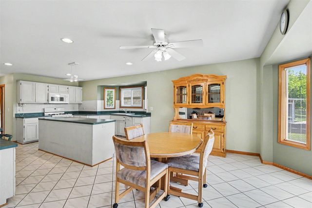 50777 Cambridge Drive, Macomb, MI 48044