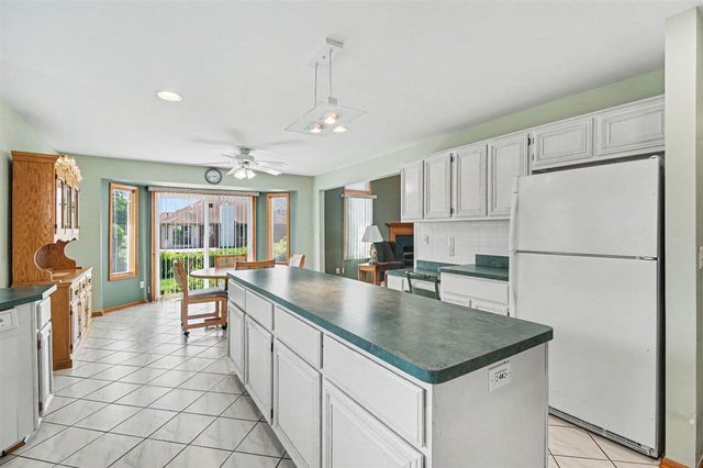 50777 Cambridge Drive, Macomb, MI 48044