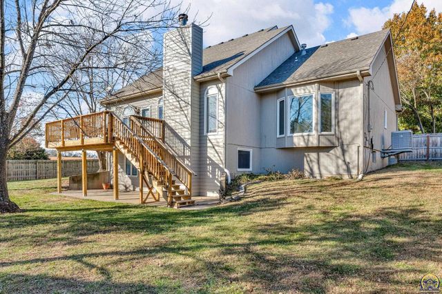 6743 SW Wentley LN, Topeka, KS 66614