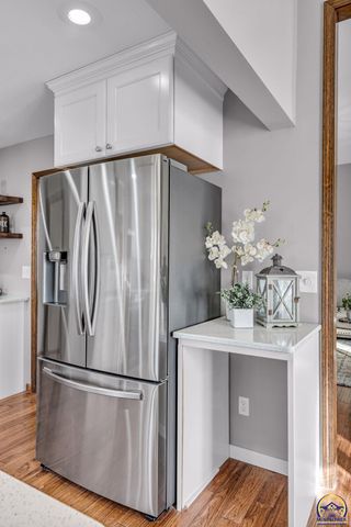 6743 SW Wentley LN, Topeka, KS 66614