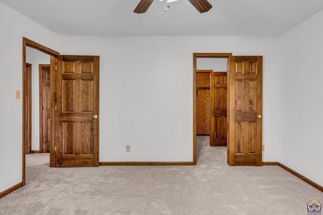 6743 SW Wentley LN, Topeka, KS 66614