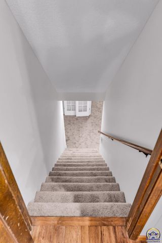 6743 SW Wentley LN, Topeka, KS 66614