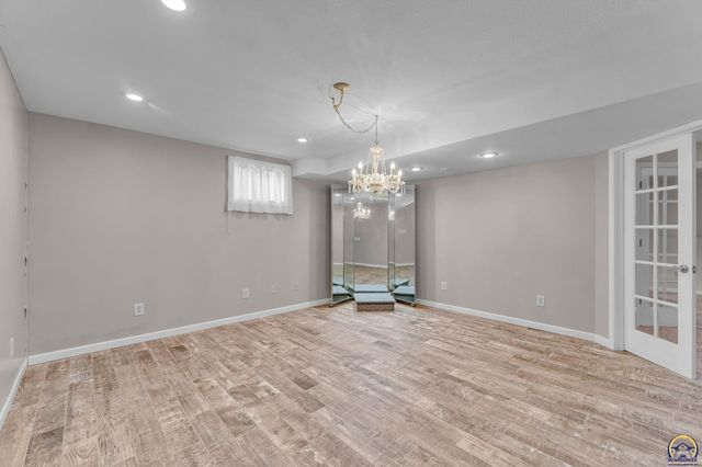 6743 SW Wentley LN, Topeka, KS 66614