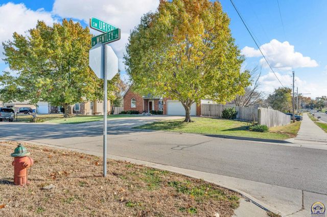 6743 SW Wentley LN, Topeka, KS 66614