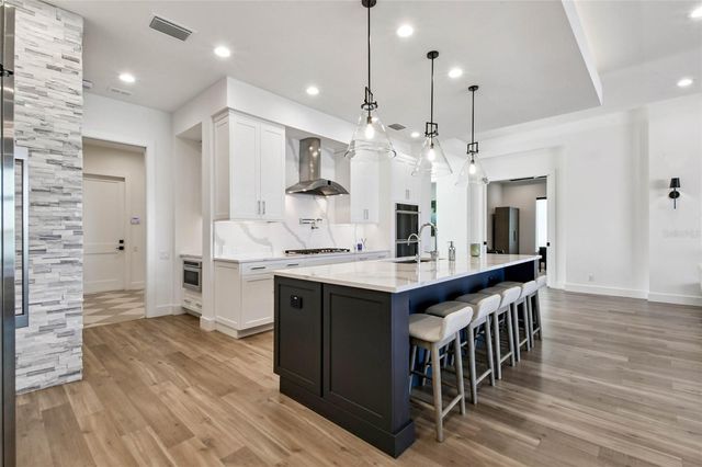 14906 N ROME AVENUE, Tampa, FL 33613